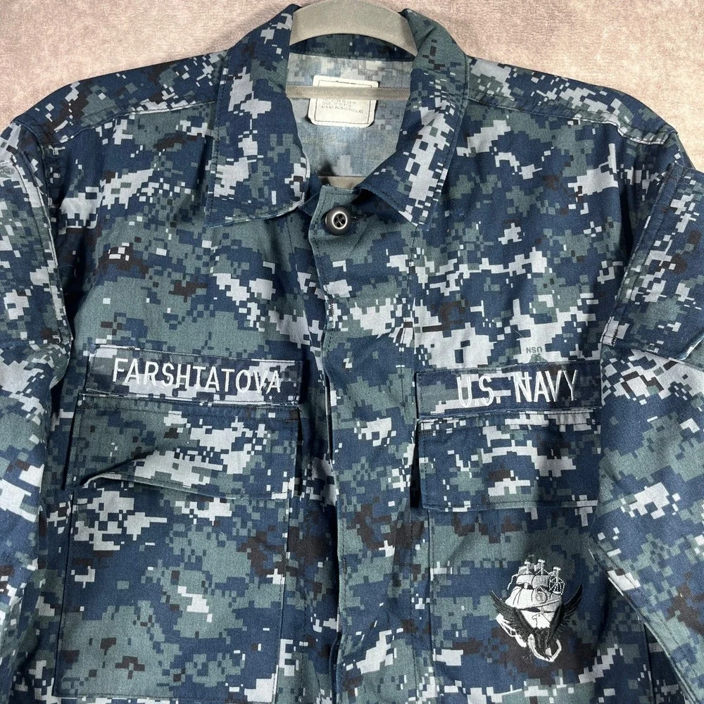 US Navy men blouse please